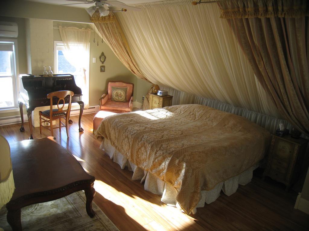 Auberge Marquis De Montcalm Σέρμπρουκ Εξωτερικό φωτογραφία