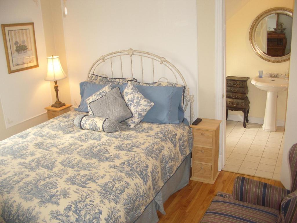 Auberge Marquis De Montcalm Σέρμπρουκ Δωμάτιο φωτογραφία